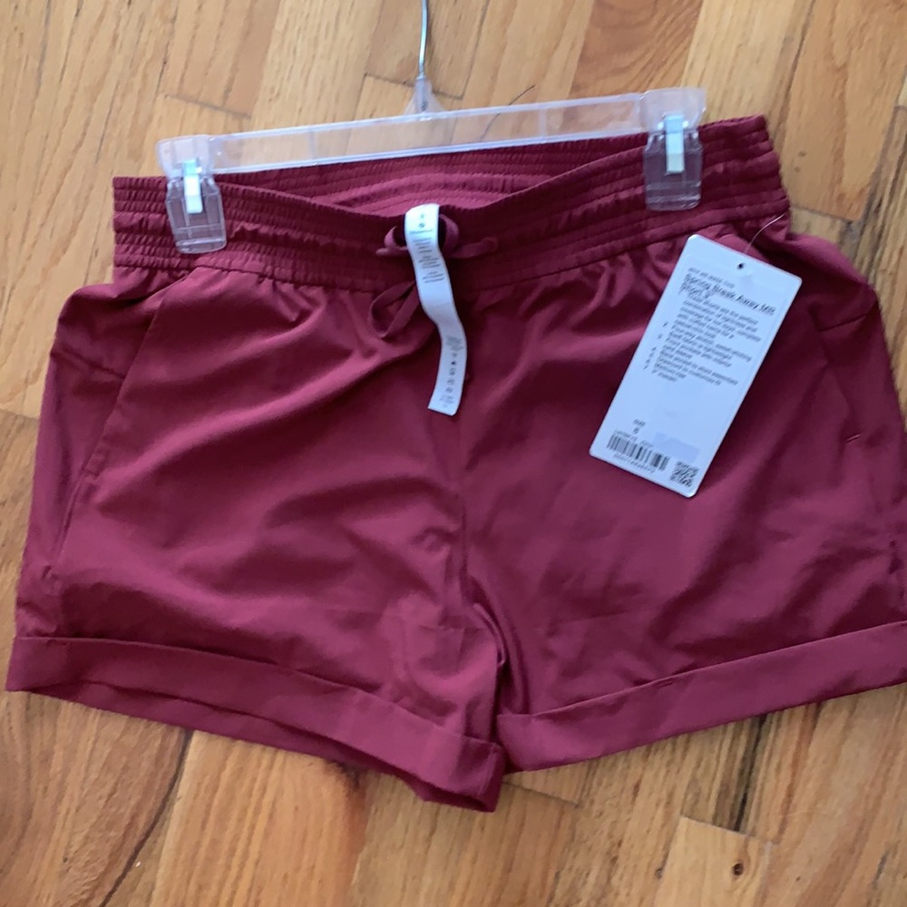NWT Lululemon Spring Break Away Shorts size 8